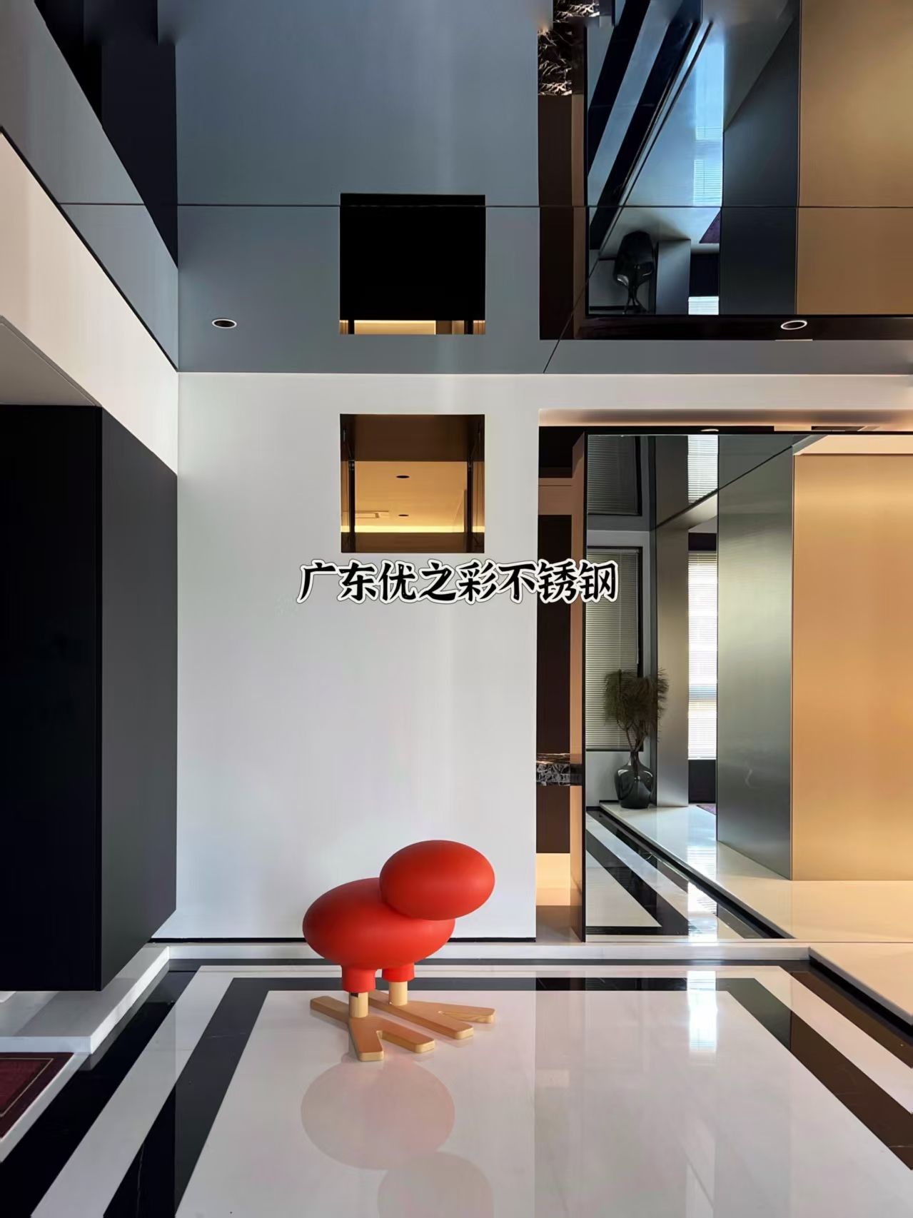 188元/㎡的鏡面魔法，讓家變成光的畫(huà)布